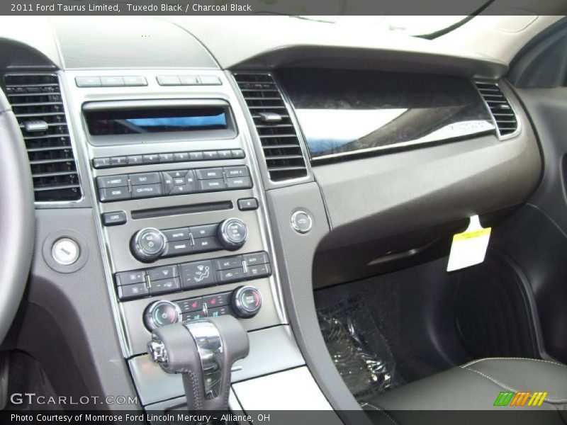 Tuxedo Black / Charcoal Black 2011 Ford Taurus Limited