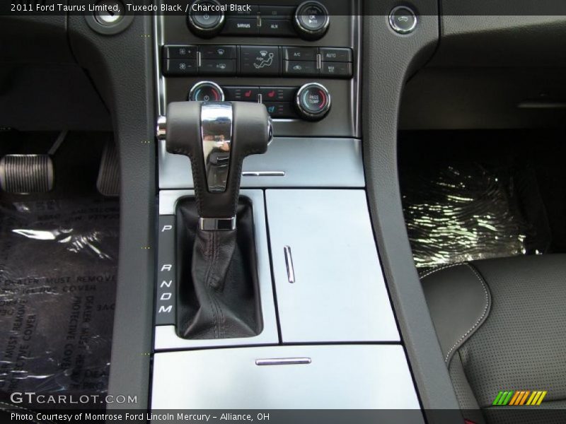 Tuxedo Black / Charcoal Black 2011 Ford Taurus Limited