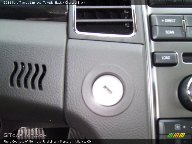 Tuxedo Black / Charcoal Black 2011 Ford Taurus Limited