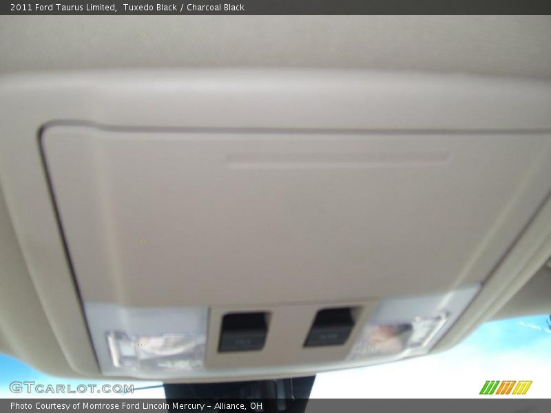 Tuxedo Black / Charcoal Black 2011 Ford Taurus Limited