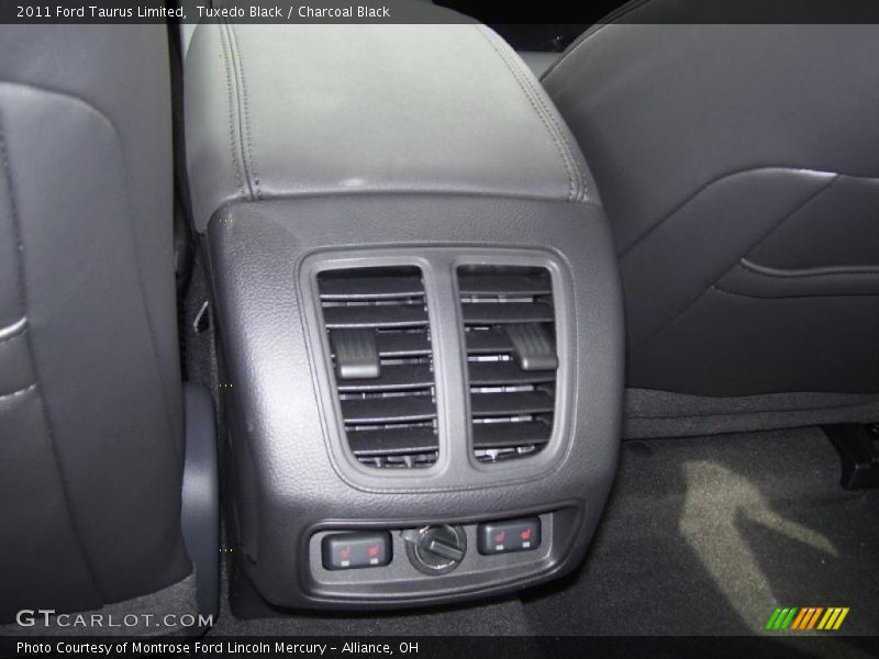 Tuxedo Black / Charcoal Black 2011 Ford Taurus Limited