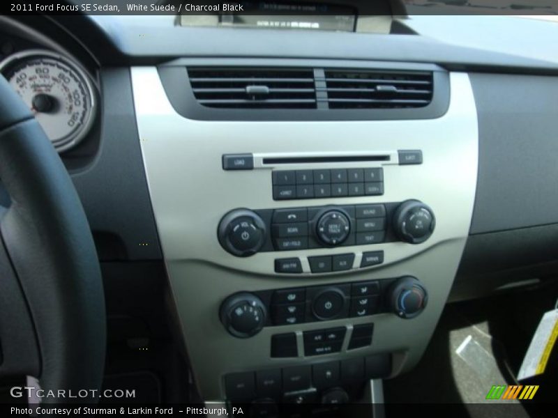 White Suede / Charcoal Black 2011 Ford Focus SE Sedan