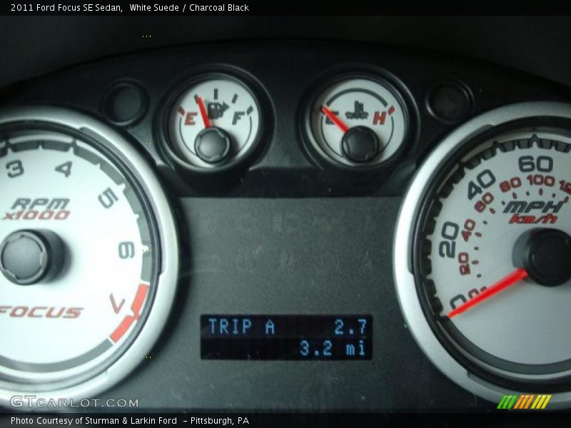 White Suede / Charcoal Black 2011 Ford Focus SE Sedan