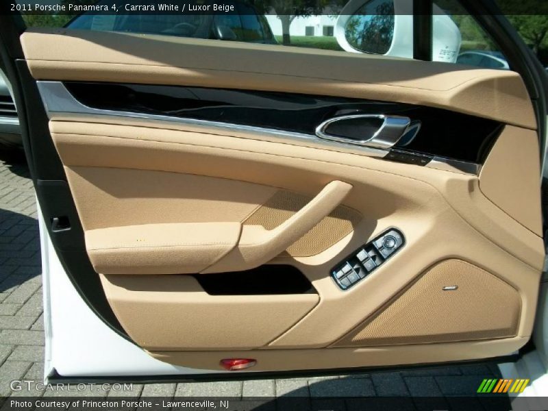 Carrara White / Luxor Beige 2011 Porsche Panamera 4