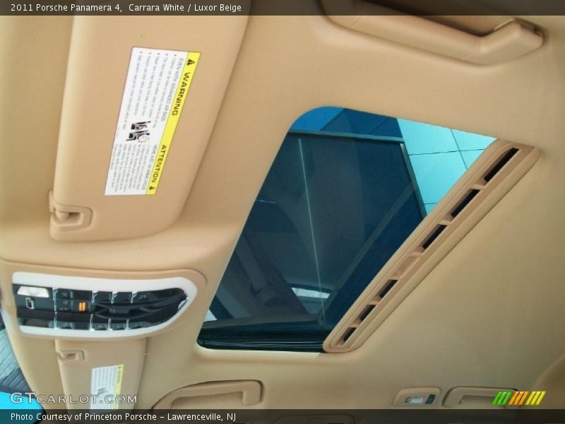 Carrara White / Luxor Beige 2011 Porsche Panamera 4