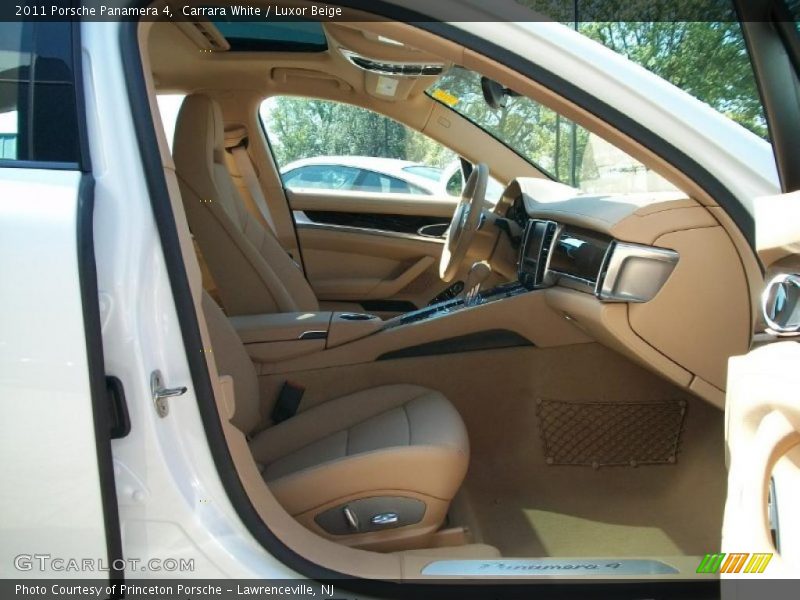 Carrara White / Luxor Beige 2011 Porsche Panamera 4