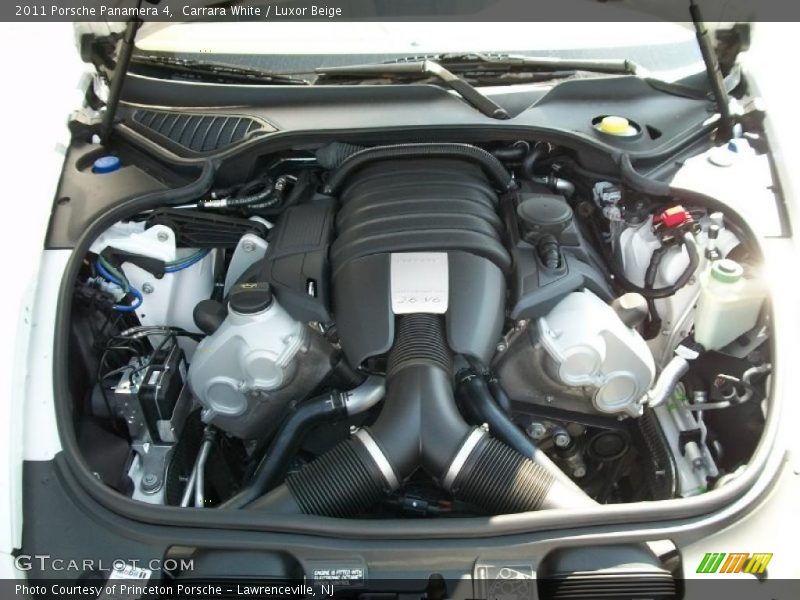 Carrara White / Luxor Beige 2011 Porsche Panamera 4
