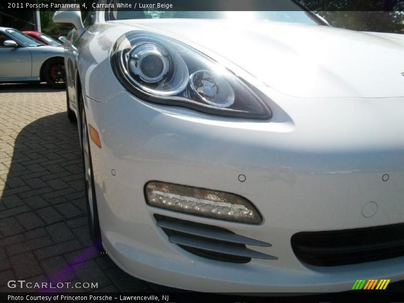 Carrara White / Luxor Beige 2011 Porsche Panamera 4