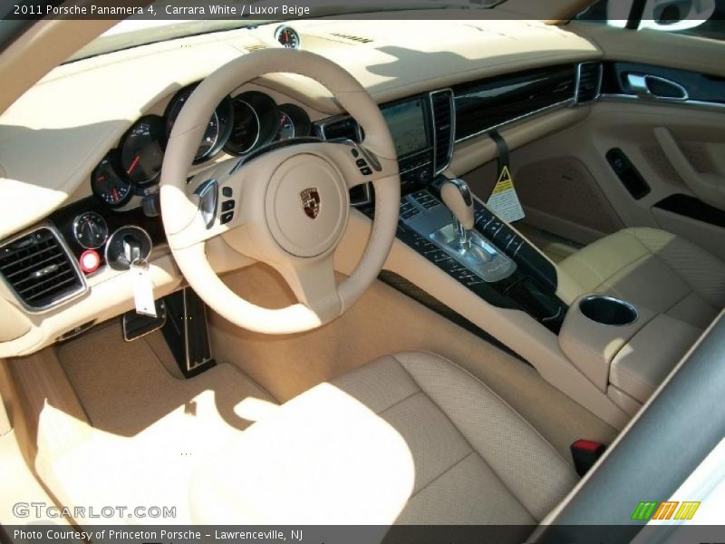 Carrara White / Luxor Beige 2011 Porsche Panamera 4