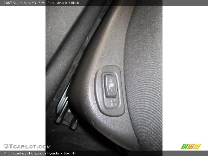 Silver Pearl Metallic / Black 2007 Saturn Aura XR