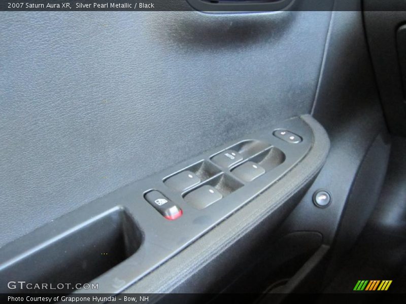 Silver Pearl Metallic / Black 2007 Saturn Aura XR