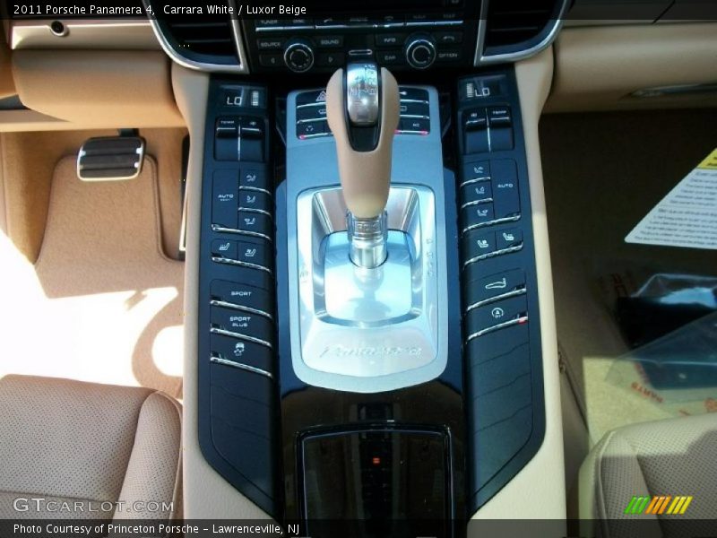 Carrara White / Luxor Beige 2011 Porsche Panamera 4