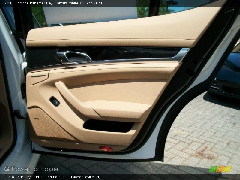 Carrara White / Luxor Beige 2011 Porsche Panamera 4