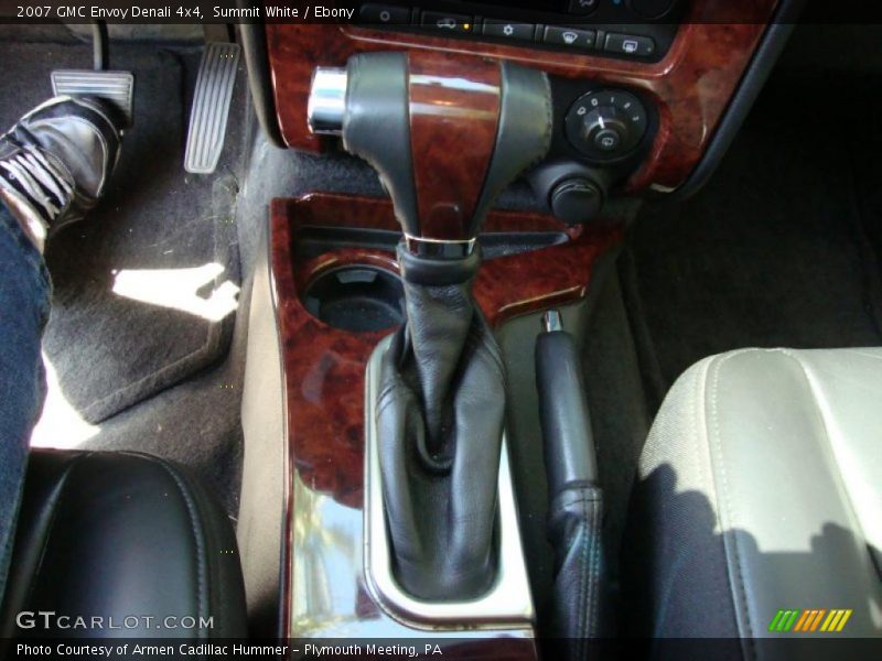 Summit White / Ebony 2007 GMC Envoy Denali 4x4
