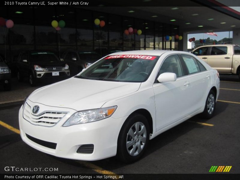 Super White / Ash Gray 2010 Toyota Camry LE