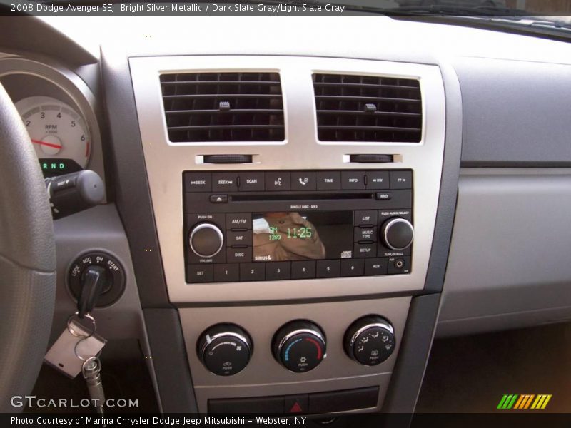 Bright Silver Metallic / Dark Slate Gray/Light Slate Gray 2008 Dodge Avenger SE