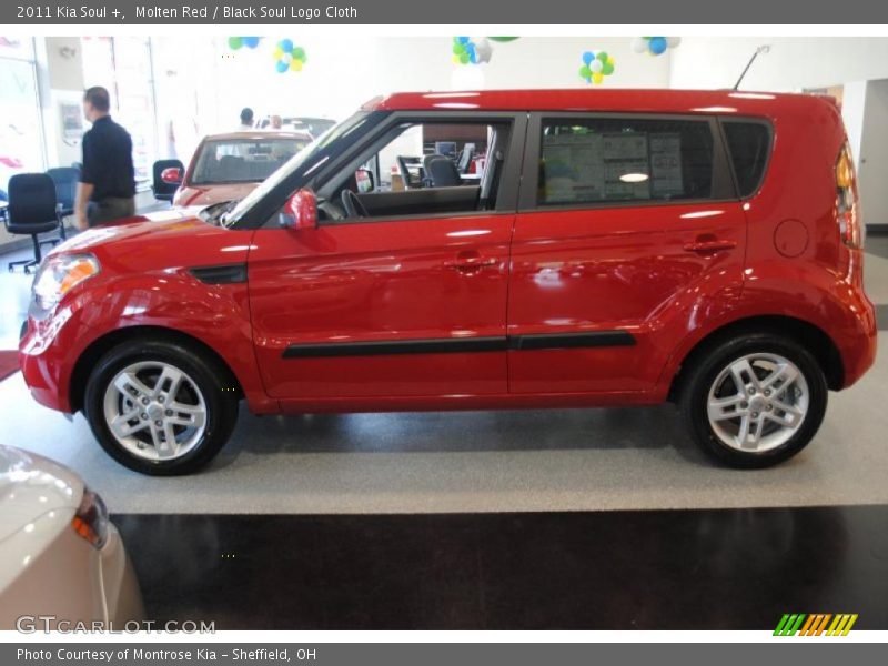Molten Red / Black Soul Logo Cloth 2011 Kia Soul +
