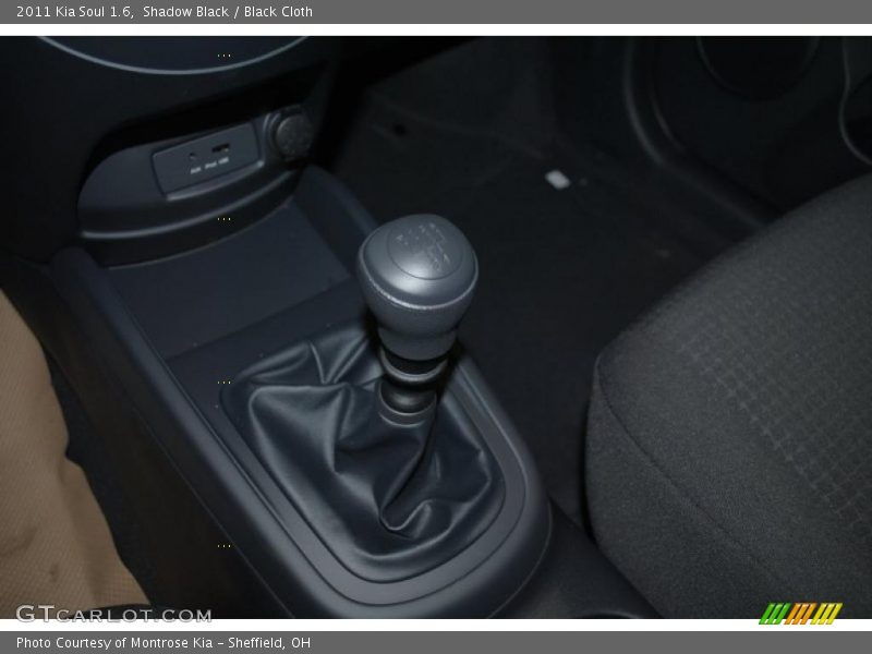 Shadow Black / Black Cloth 2011 Kia Soul 1.6