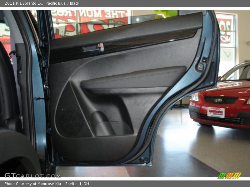 Pacific Blue / Black 2011 Kia Sorento LX