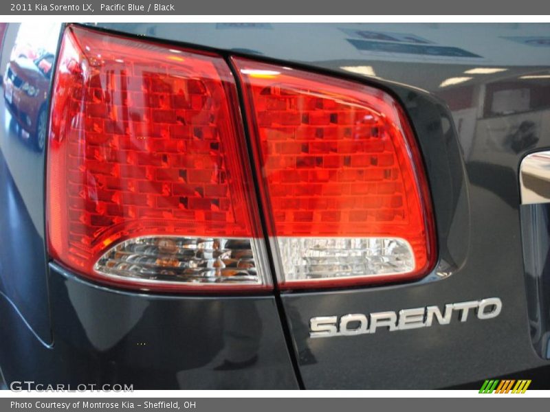 Pacific Blue / Black 2011 Kia Sorento LX