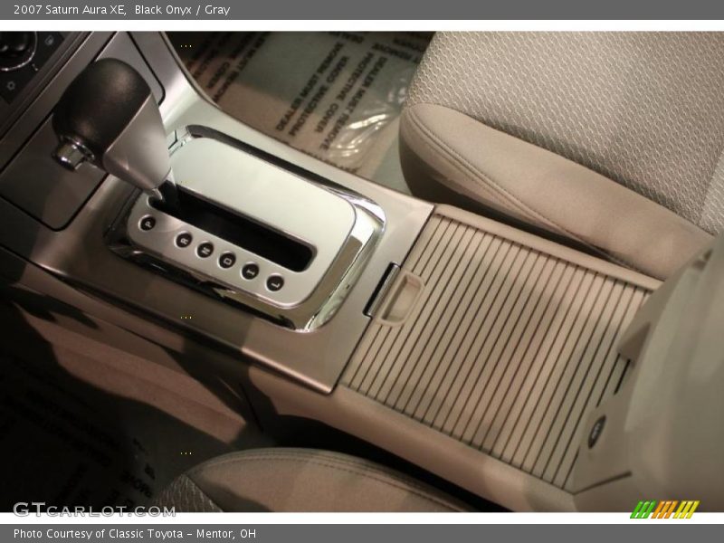 Black Onyx / Gray 2007 Saturn Aura XE