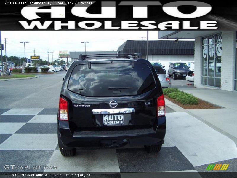Super Black / Graphite 2010 Nissan Pathfinder LE