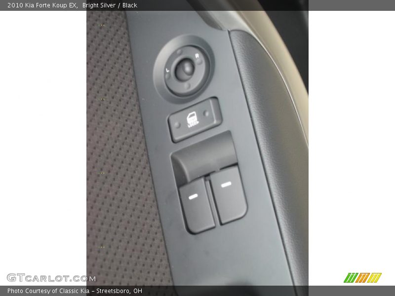 Bright Silver / Black 2010 Kia Forte Koup EX