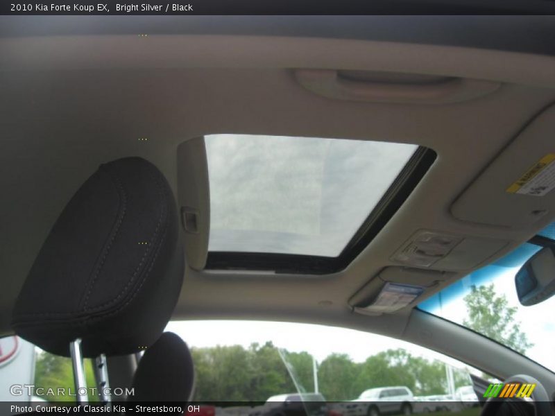 Bright Silver / Black 2010 Kia Forte Koup EX