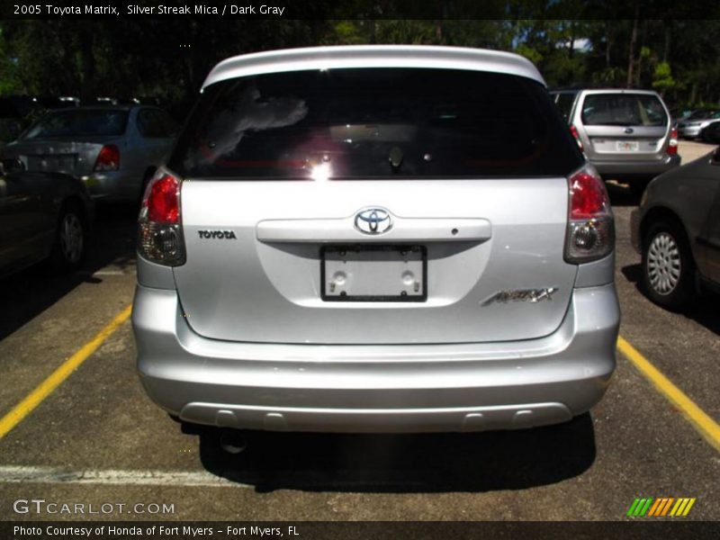 Silver Streak Mica / Dark Gray 2005 Toyota Matrix