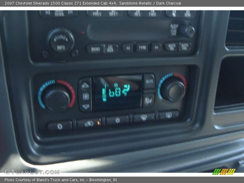 Sandstone Metallic / Dark Charcoal 2007 Chevrolet Silverado 1500 Classic Z71 Extended Cab 4x4