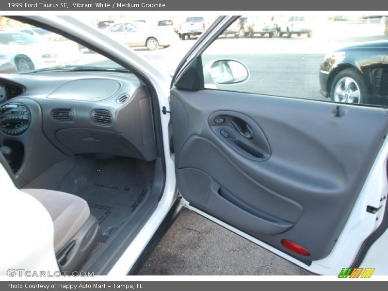 Vibrant White / Medium Graphite 1999 Ford Taurus SE