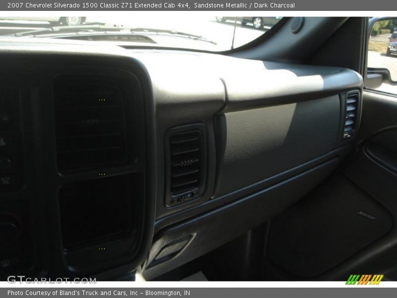 Sandstone Metallic / Dark Charcoal 2007 Chevrolet Silverado 1500 Classic Z71 Extended Cab 4x4