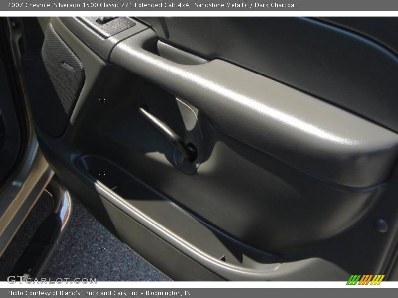 Sandstone Metallic / Dark Charcoal 2007 Chevrolet Silverado 1500 Classic Z71 Extended Cab 4x4