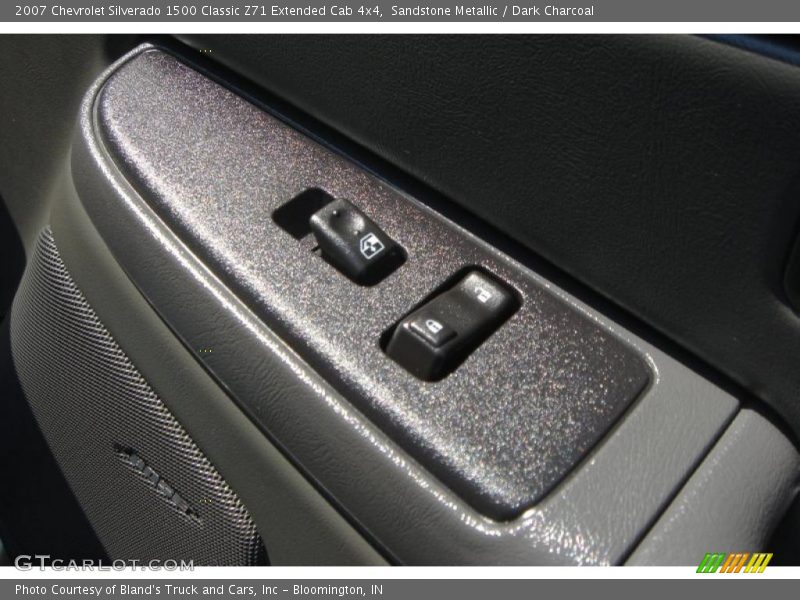 Sandstone Metallic / Dark Charcoal 2007 Chevrolet Silverado 1500 Classic Z71 Extended Cab 4x4