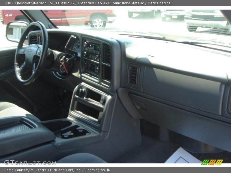 Sandstone Metallic / Dark Charcoal 2007 Chevrolet Silverado 1500 Classic Z71 Extended Cab 4x4