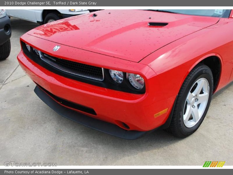 TorRed / Dark Slate Gray 2010 Dodge Challenger SE