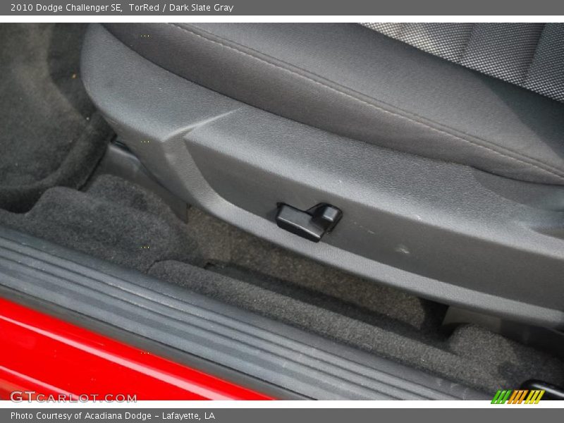 TorRed / Dark Slate Gray 2010 Dodge Challenger SE