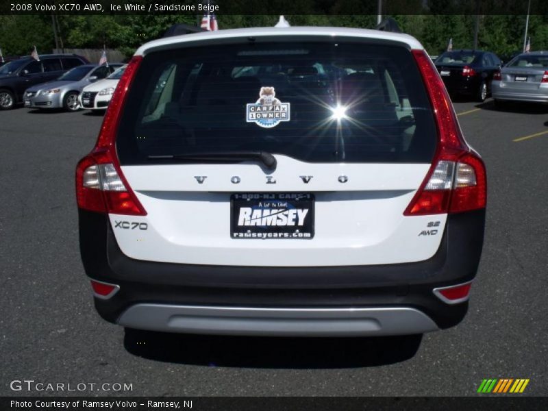 Ice White / Sandstone Beige 2008 Volvo XC70 AWD