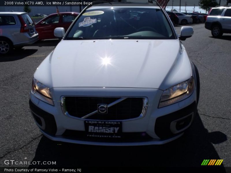 Ice White / Sandstone Beige 2008 Volvo XC70 AWD
