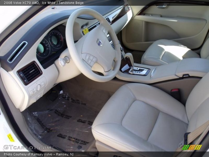 Ice White / Sandstone Beige 2008 Volvo XC70 AWD