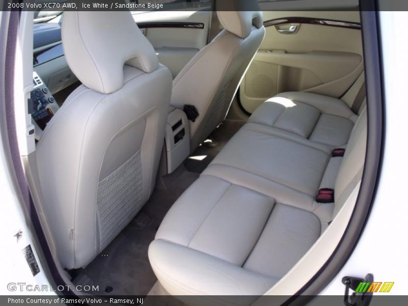 Ice White / Sandstone Beige 2008 Volvo XC70 AWD