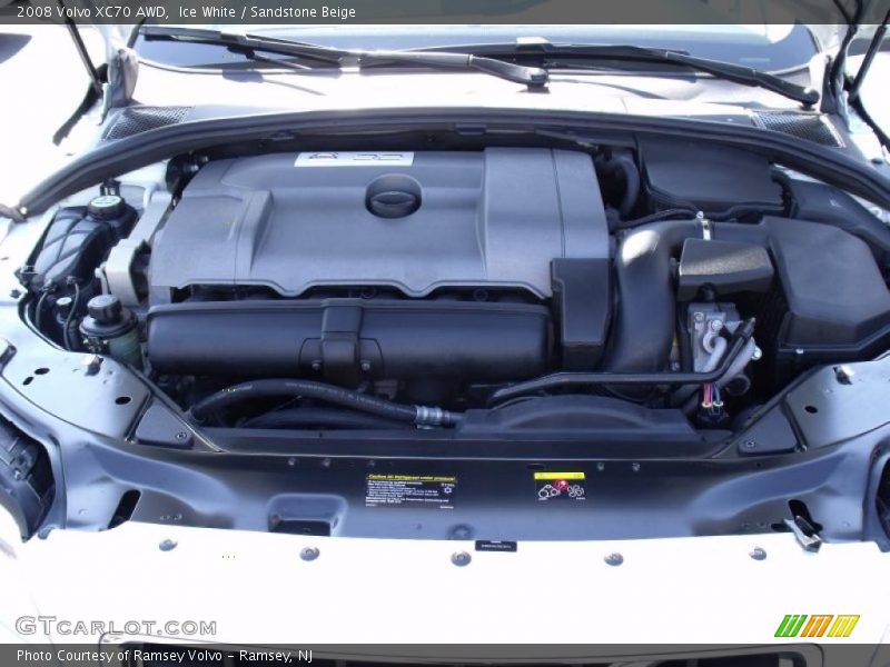 Ice White / Sandstone Beige 2008 Volvo XC70 AWD