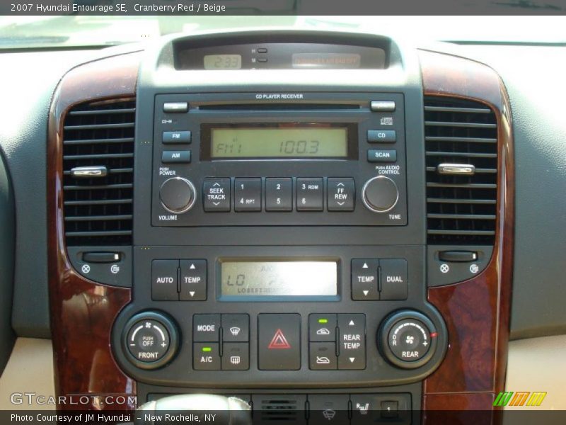 Cranberry Red / Beige 2007 Hyundai Entourage SE