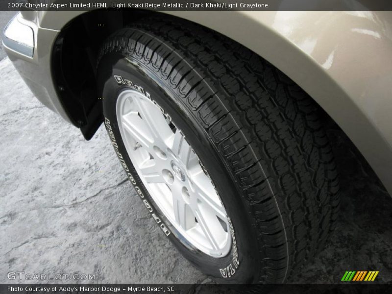 Light Khaki Beige Metallic / Dark Khaki/Light Graystone 2007 Chrysler Aspen Limited HEMI