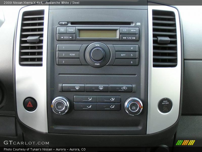 Avalanche White / Steel 2009 Nissan Xterra X 4x4