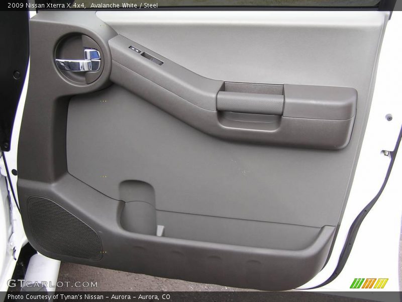 Avalanche White / Steel 2009 Nissan Xterra X 4x4