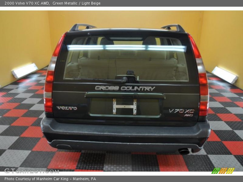 Green Metallic / Light Beige 2000 Volvo V70 XC AWD