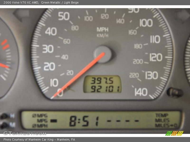 Green Metallic / Light Beige 2000 Volvo V70 XC AWD