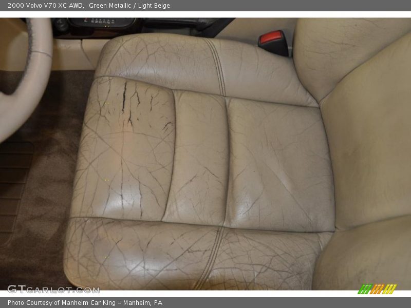Green Metallic / Light Beige 2000 Volvo V70 XC AWD