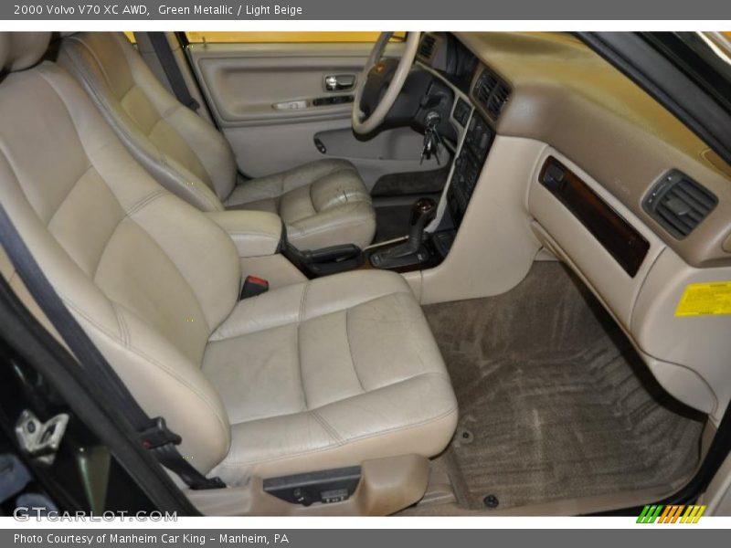Green Metallic / Light Beige 2000 Volvo V70 XC AWD